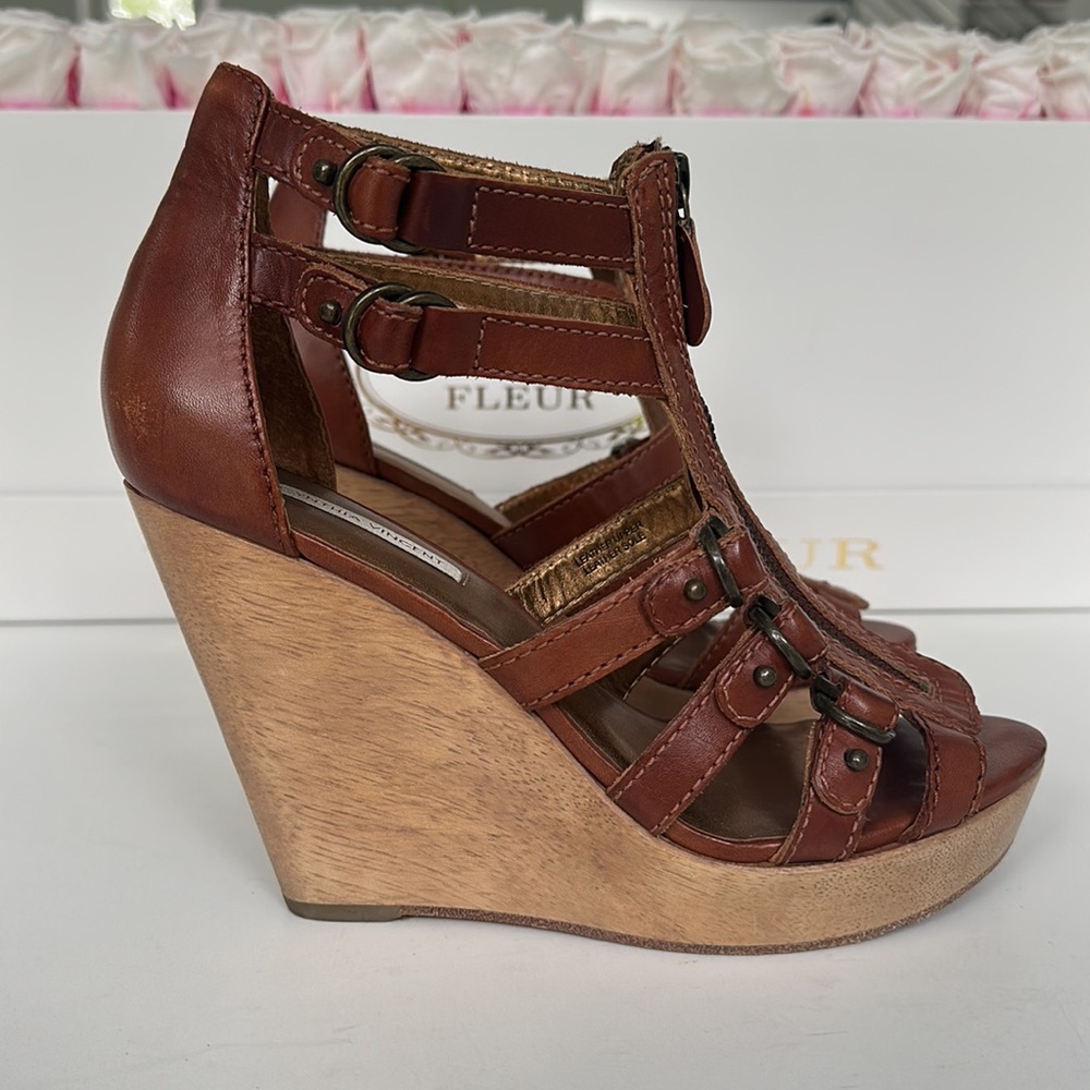 Women’s Cynthia Vincent Wedge Sandal  Size: 9